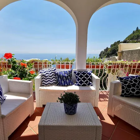Romantic Overlooking The Sea *